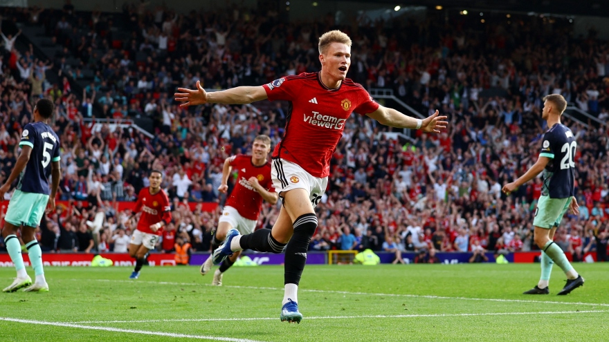 McTominay lập cú đúp, MU ngược dòng thắng "điên rồ" trước Brentford